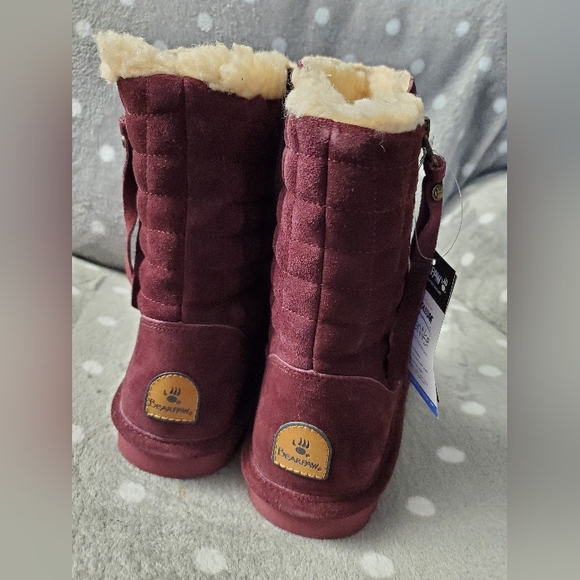 Brand New, Never worn, BearPaw Short Wide boots - Picture 4 of 13
